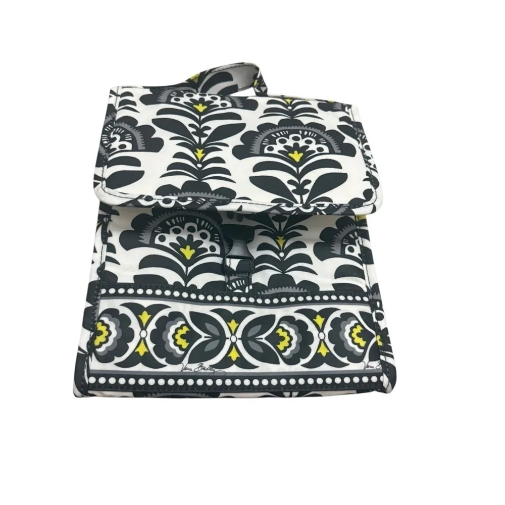 Vera Bradly Stylish Black and Yellow Patterned Lunch Bag. Brand new